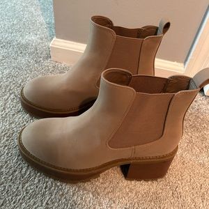 Mia 9.5 nubuck bootie